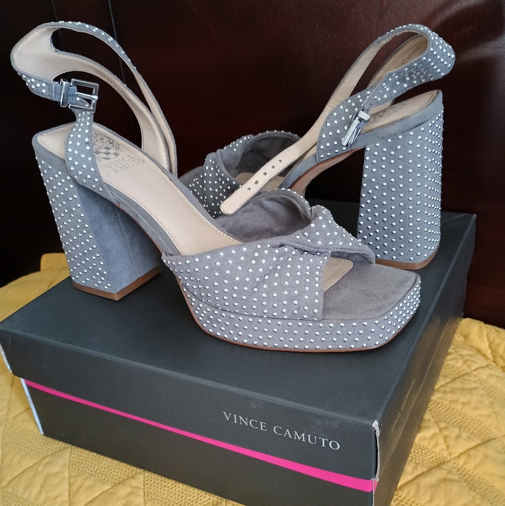 Vince Camuto Platform Pumps NWT